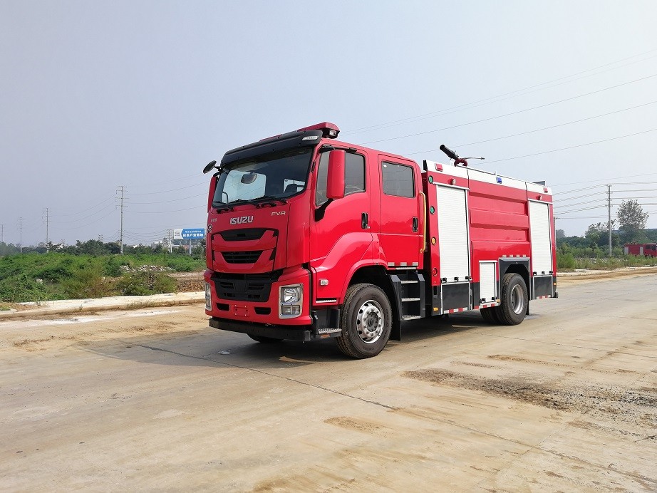 國(guó)六五十鈴7噸泡沫消防車(chē)