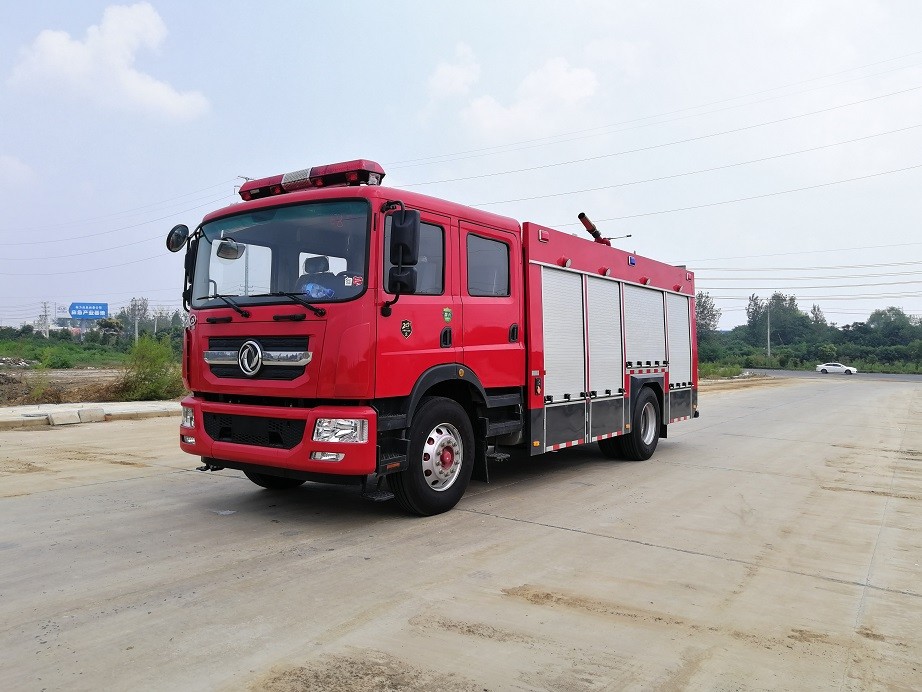 東風(fēng)7噸泡沫消防車(chē)(國(guó)六)