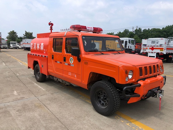 北汽國(guó)六1.5噸供水車